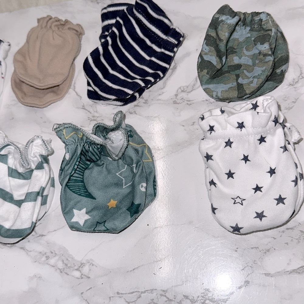 Assorted Baby Mittens Set - Picture 3 of 5